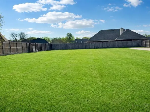 103 General Taylor Dr, Hahnville, LA 70057