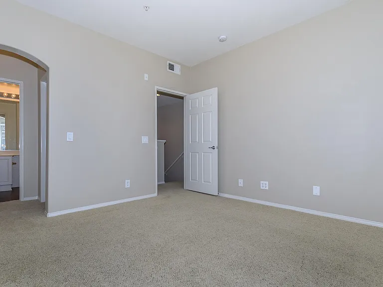 Laurel Glen Apartment Homes — Photo 37