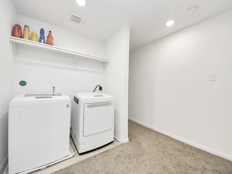 4613 Ireland St #B — Photo 31