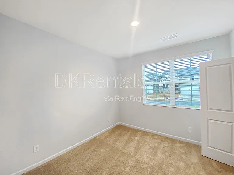 273 Summerwood Ln — Photo 16