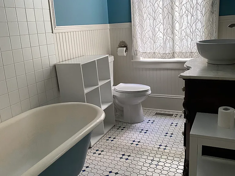 23 E 33rd St #A — Photo 11