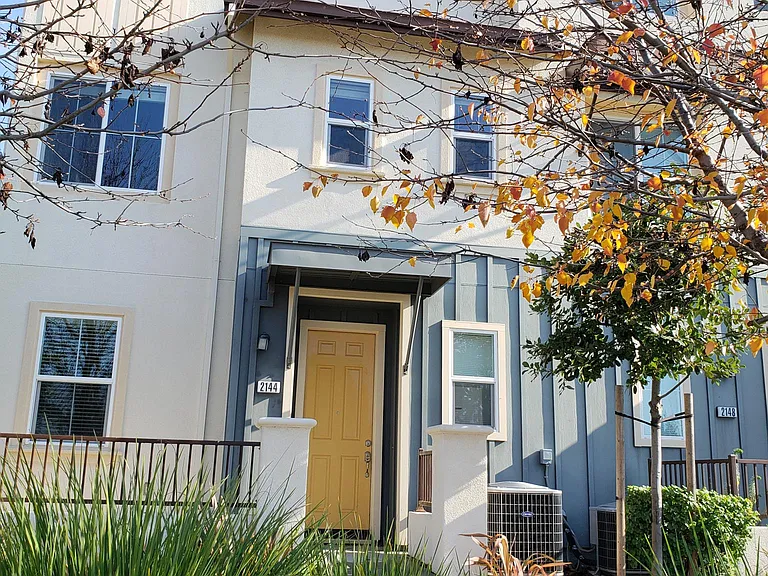 2144 Morrow St — Photo 1
