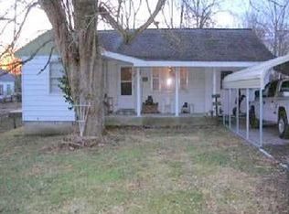 303 S 3rd St, Vienna, IL 62995