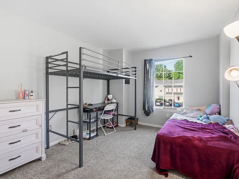 327 Allens Ln — Photo 19