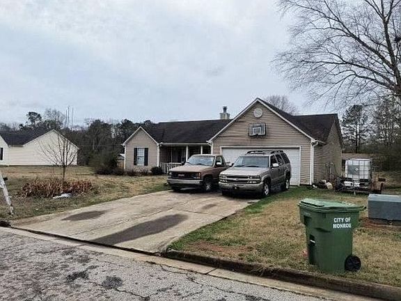 5th image of 711 Cloverdale Dr