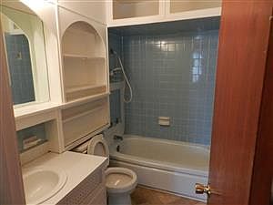 5th image of 4949 Royal Dr