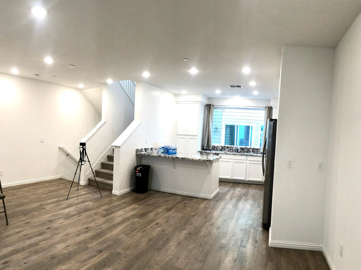 637 Toby Ct — Photo 2