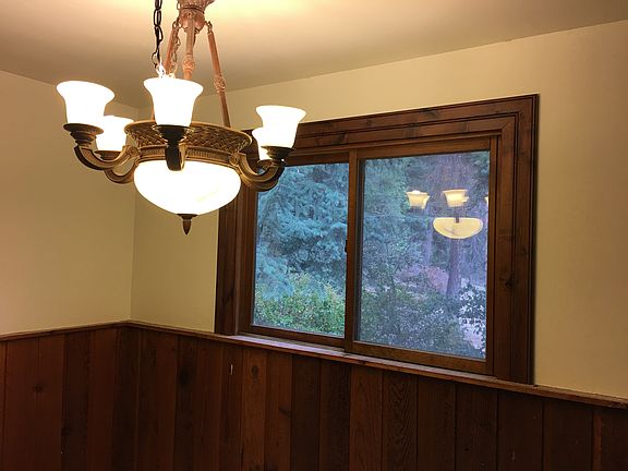 Lovely dining room