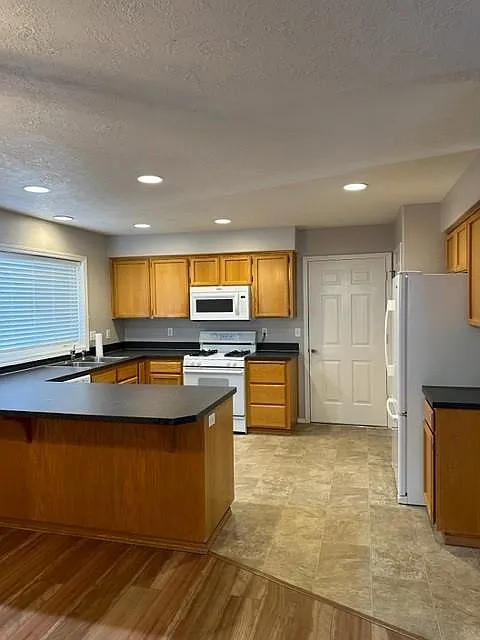 2570 Burlington St NE — Photo 3