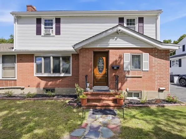 76 Woodcliff Rd, Quincy, MA 02169