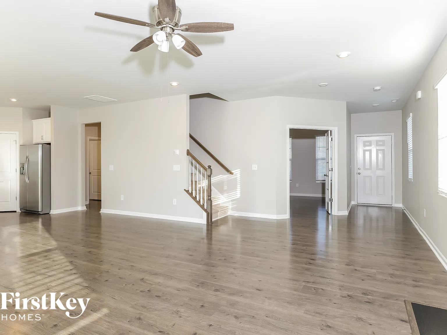3 bed, 2.5 bath, 2329 sqft, $2,415 — Photo 3