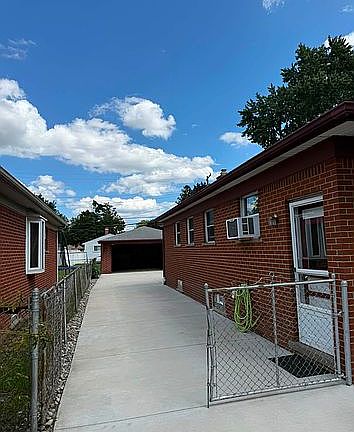 2nd image of 7917 Campbell St