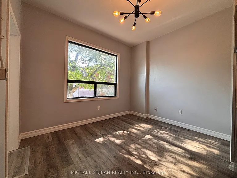 295 James St N #1 — Photo 5
