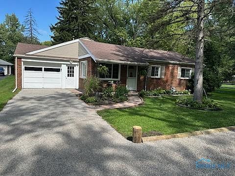 2nd image of 5834 Globe Ave
