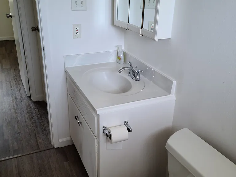 1820 Santa Clara Ave #403 — Photo 8