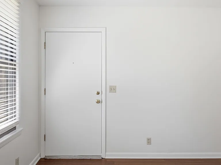 316 Lorna Dr — Photo 8