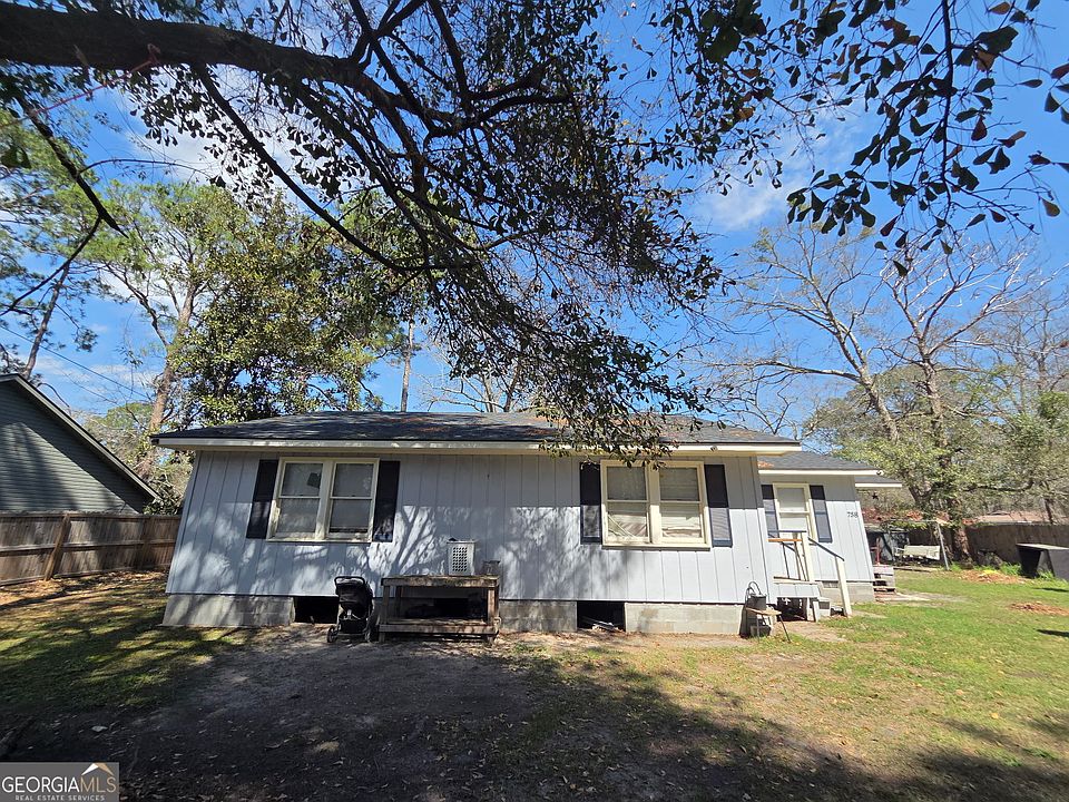 1st image of 758 Hearn Rd