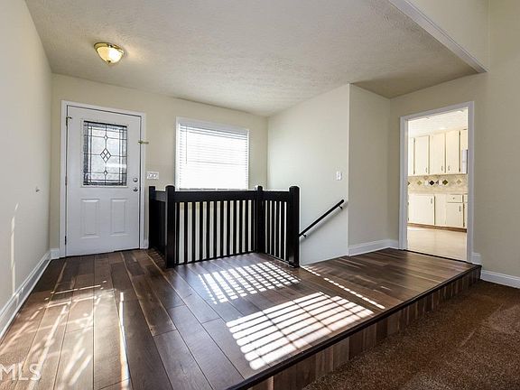 4th image of 187 Kathryn Dr
