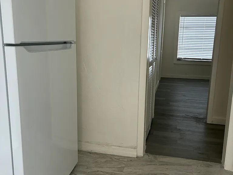 3118 SW 22nd Ter — Photo 3