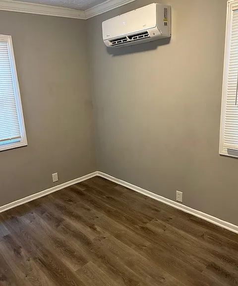 5701 Longwood Ave — Photo 3