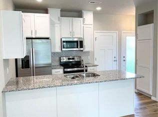 1025 S Nicolet Rd #5, Appleton, WI 54914