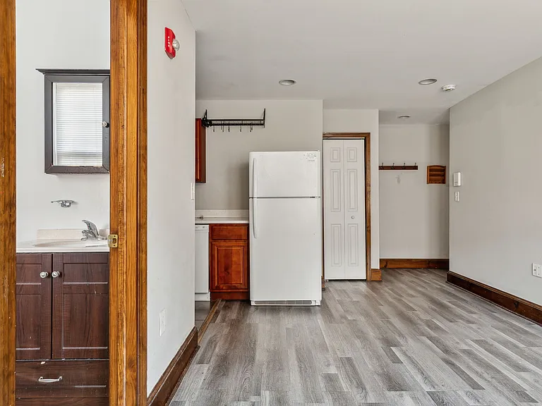 5101-21 Walnut St #27 — Photo 15