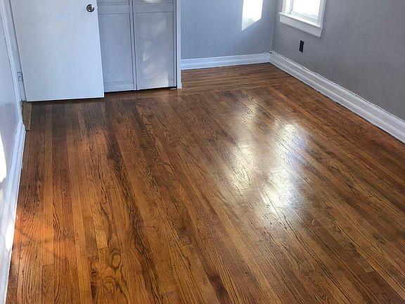 4th image of 2424 Seymour Ave #1