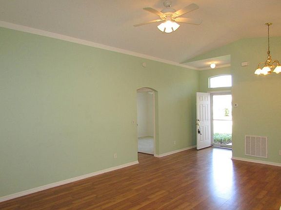 4th image of 1033 S 13th Sq