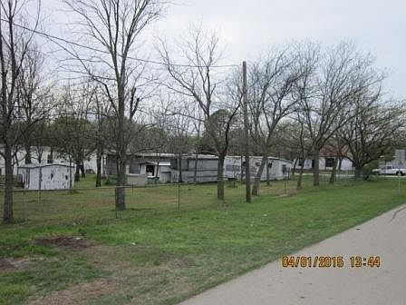 5th image of 204 Redbud St