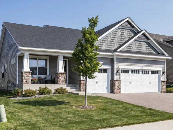 1323 Chestnut Cir, Carver, MN 55315