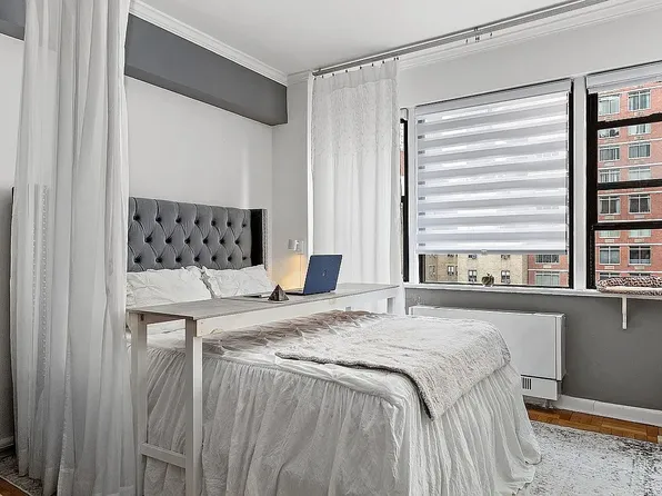 240 E 46th St APT 10E, New York, NY 10017