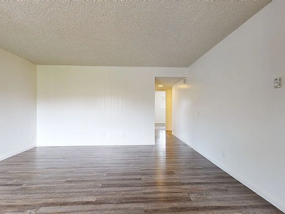 2nd image of 1130 Meadowlake Dr #30-06