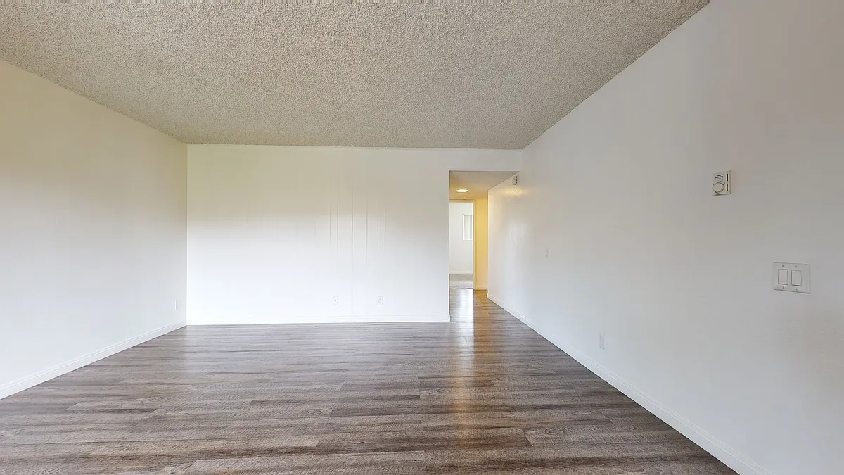 Building Photo - 1130 Meadowlake Dr #30-06