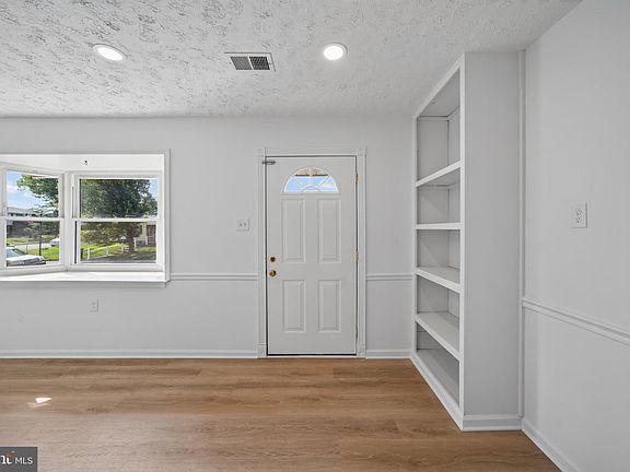 3rd image of 209 Ritter Pl