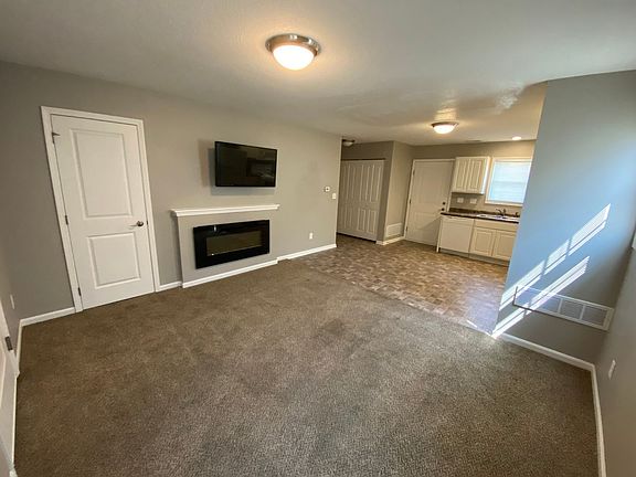 5th image of 804 E Lincoln Ave