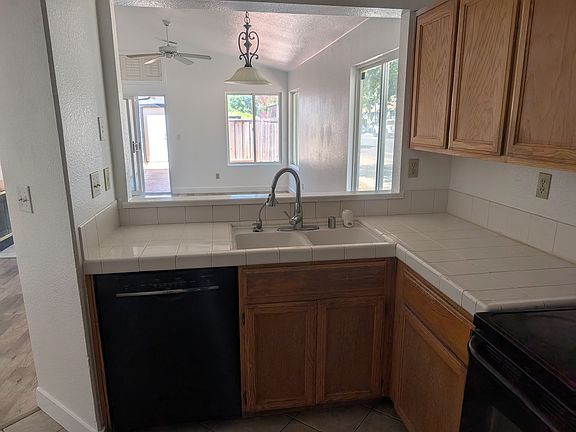 Kitchen sink/dishwasher