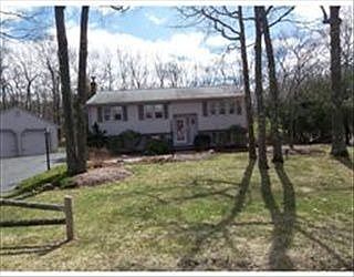 1st image of 10 Stoney Brook Ln