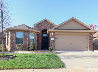 808 Wylie St, Crowley, TX 76036