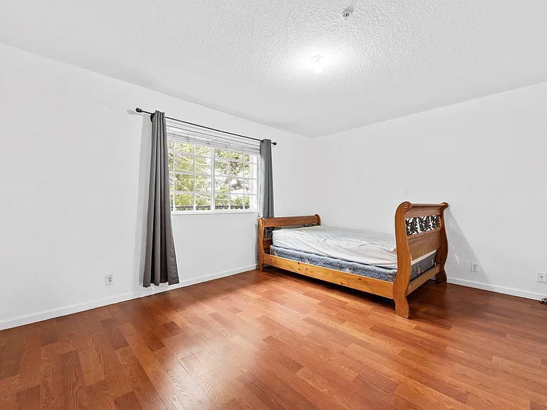 1425 NW 36th Way — Photo 13