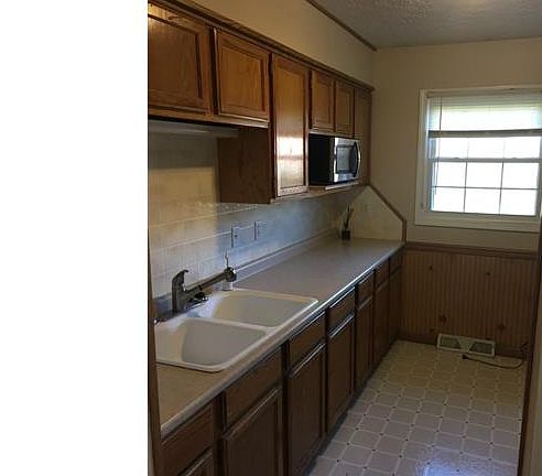 3rd image of 360 Washington St