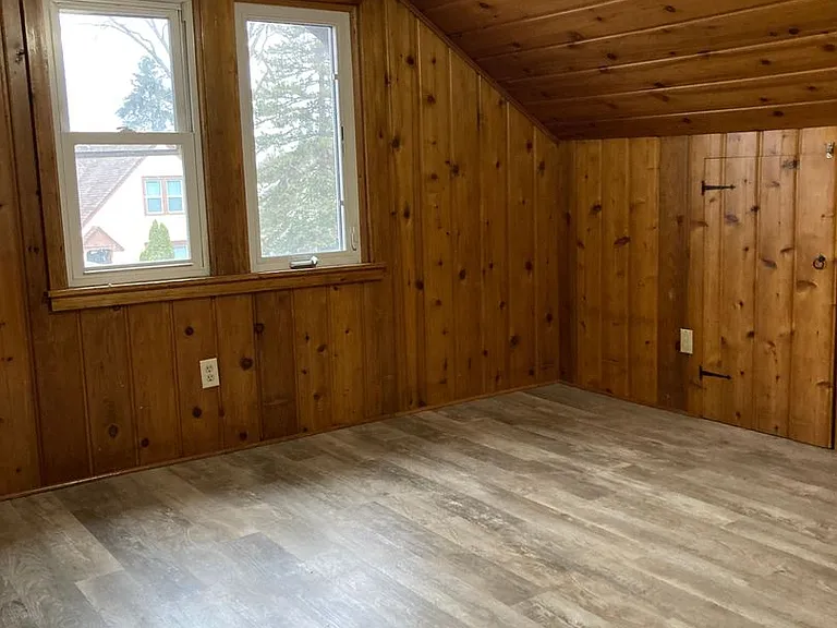 727 Washington Memorial Dr — Photo 4