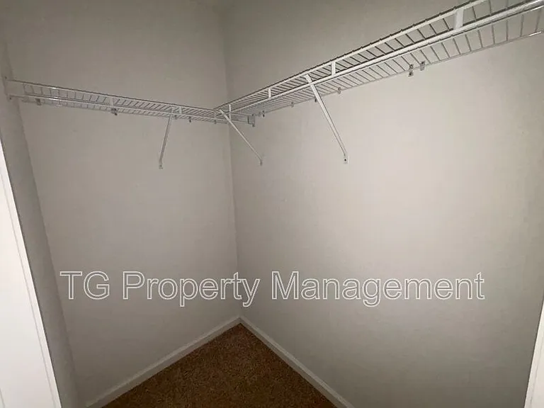 9015 Gifford Dr — Photo 20