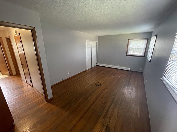 4th image of 1876 Murphy Woods Rd