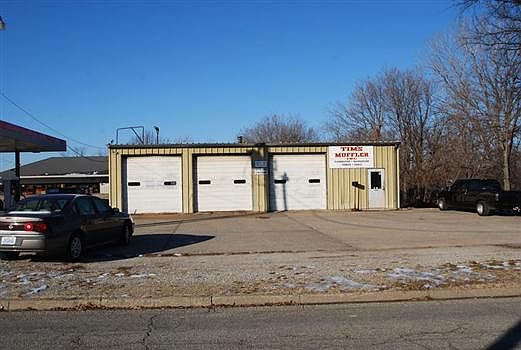 2nd image of 120 S Prewitt St