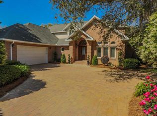 902 Sara Dr, Shalimar, FL 32579