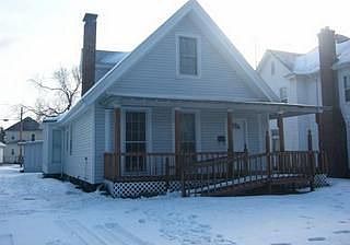 1st image of 230 Woods Ave