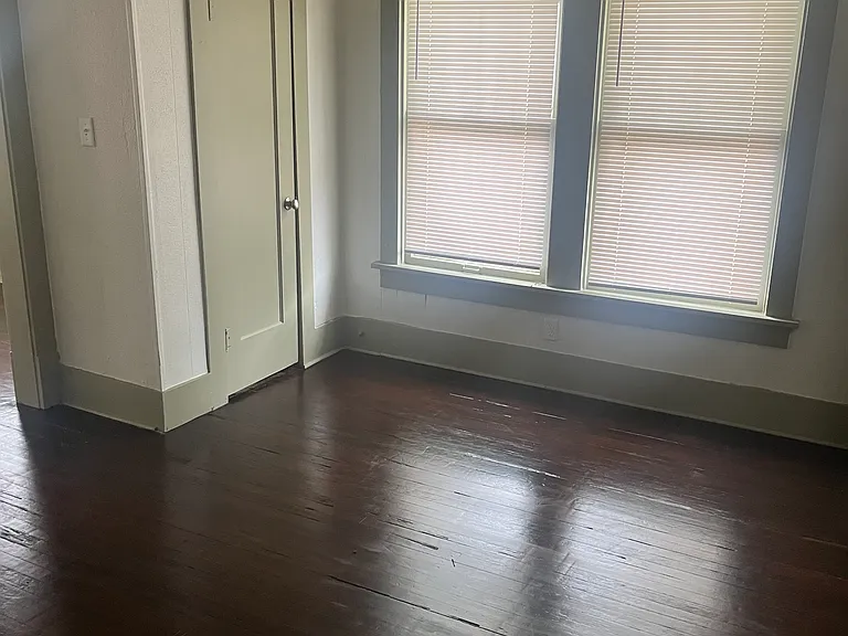 419 Poplar St — Photo 3