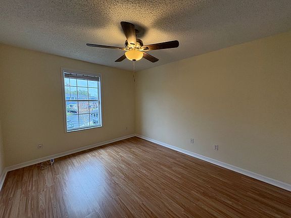5th image of 13168 Lexington Summit St