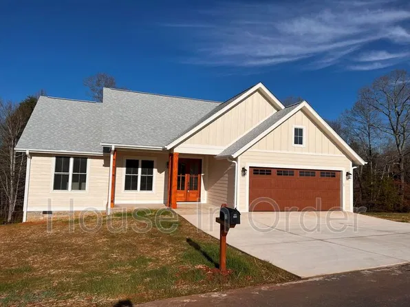 72 Grace Estates Dr, Marion, NC 28752