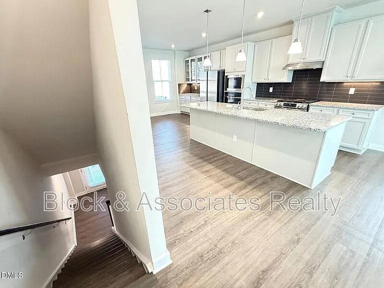 1362 Chowan Ave — Photo 2